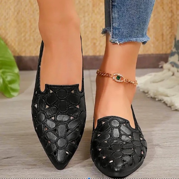 Venice Visa Veneta Floral Flats - Black - Picture 1 of 1